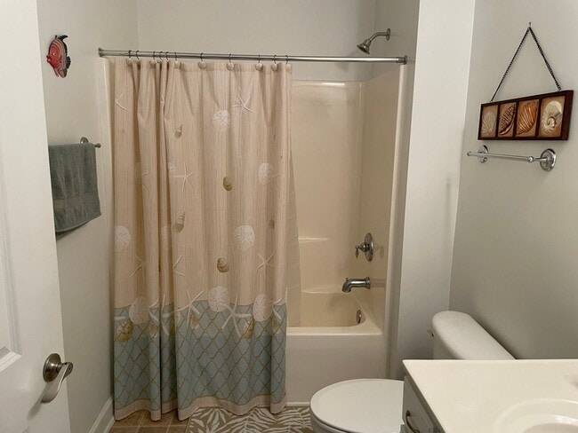 Building Photo - 395 S Crow Creek Dr