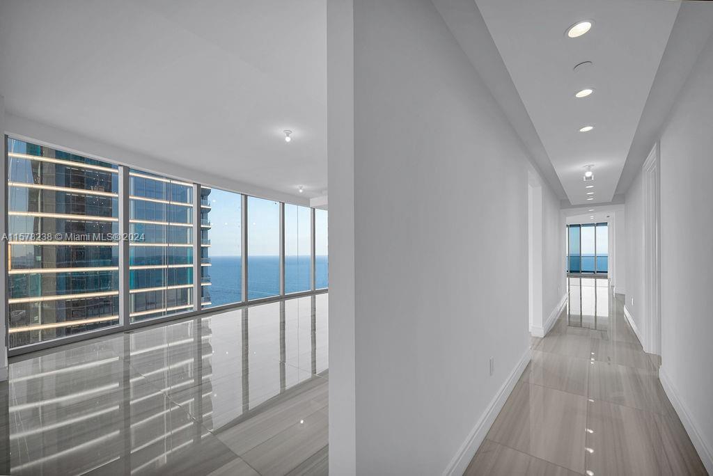 Building Photo - 17901 Collins Ave