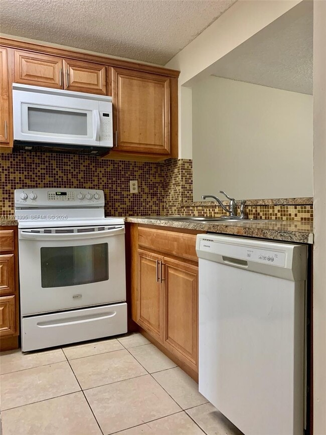 Building Photo - 9516 SW 140th Ct