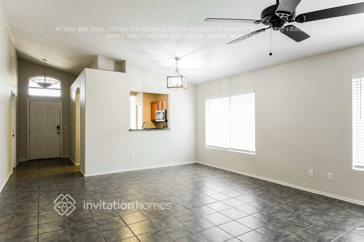 Building Photo - 2237 E Aire Libre Ave