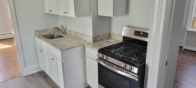 Building Photo - 108 Clay St