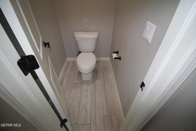 Building Photo - 509 Cedarwood Ave