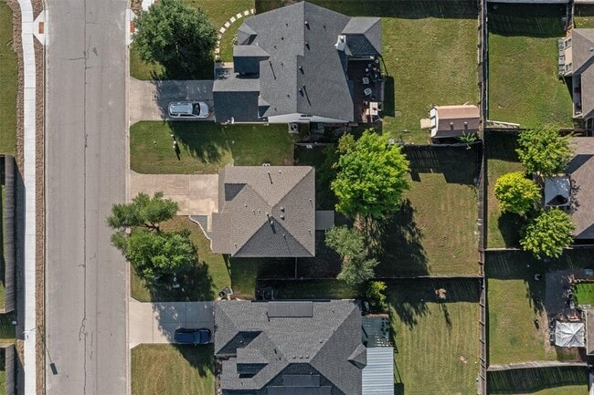 Building Photo - 403 Lakemont Dr