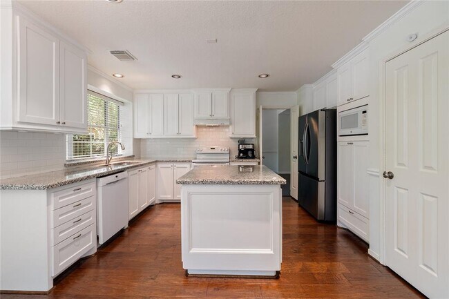 Building Photo - 98 E Greywing Ct