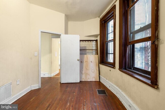 Building Photo - 5147 Hazel Ave