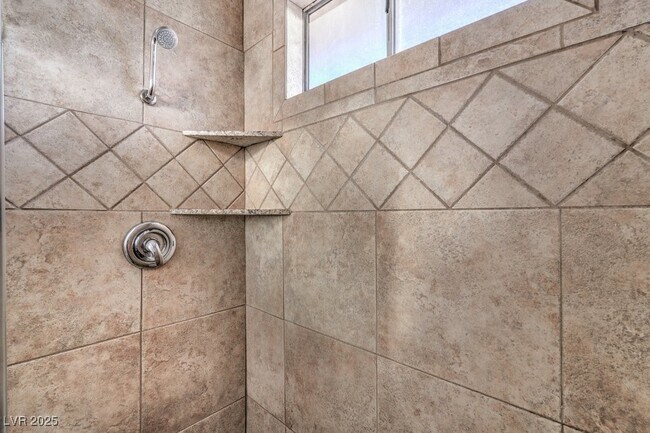 Building Photo - 5198 Hibbetts Dr