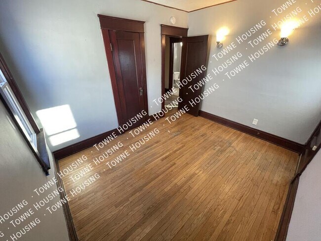 Building Photo - 418 Colvin Ave