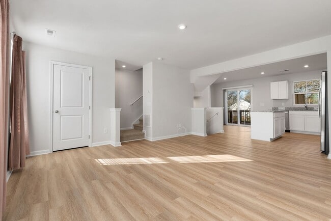 Building Photo - 109 Brooklane Ct