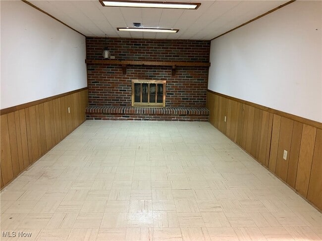 Building Photo - 168 Valley View Dr