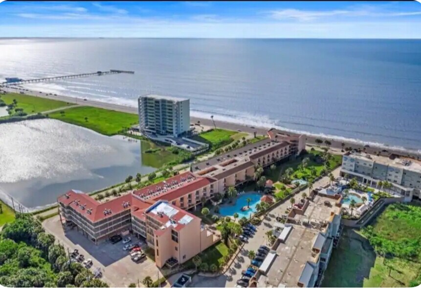 Building Photo - 9520 Seawall Blvd