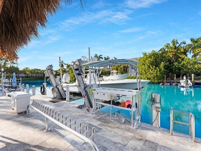 Building Photo - 232 W Seaview Dr