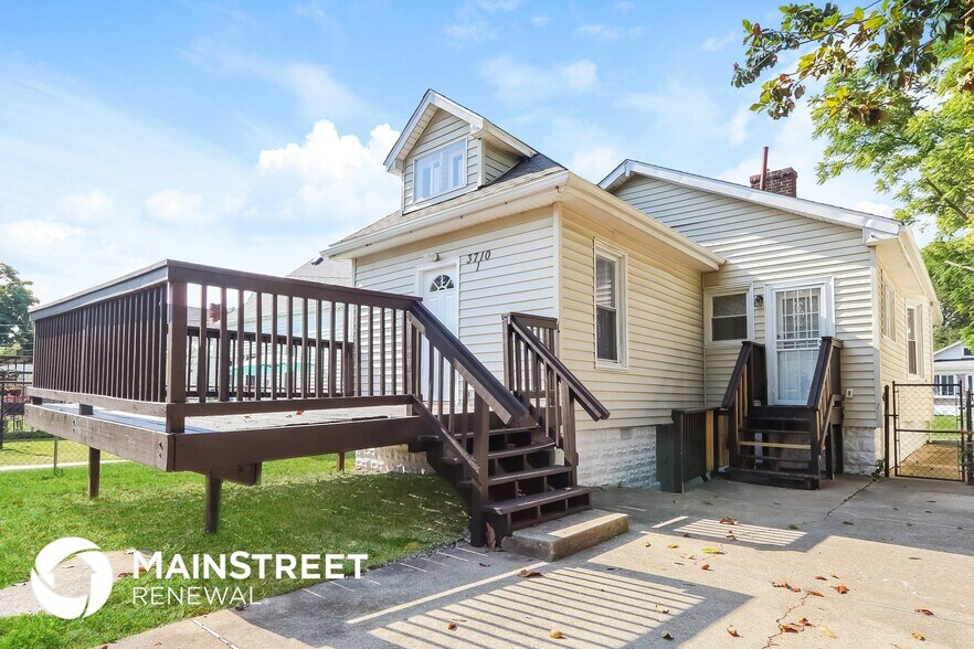 Building Photo - 3710 Vermont Ave