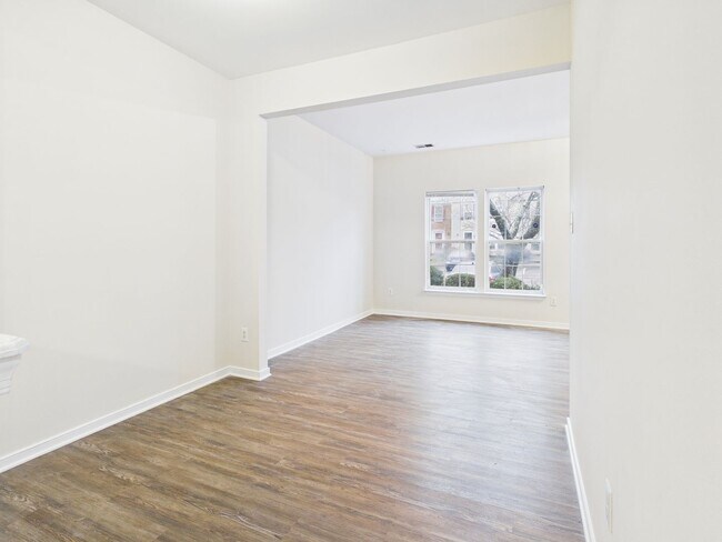 Building Photo - 5313 Golf Villa Ln