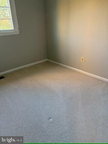 Building Photo - 5142 Woodford Dr