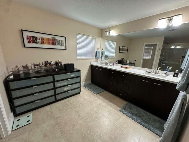 Building Photo - 1063 Sunflower Cir