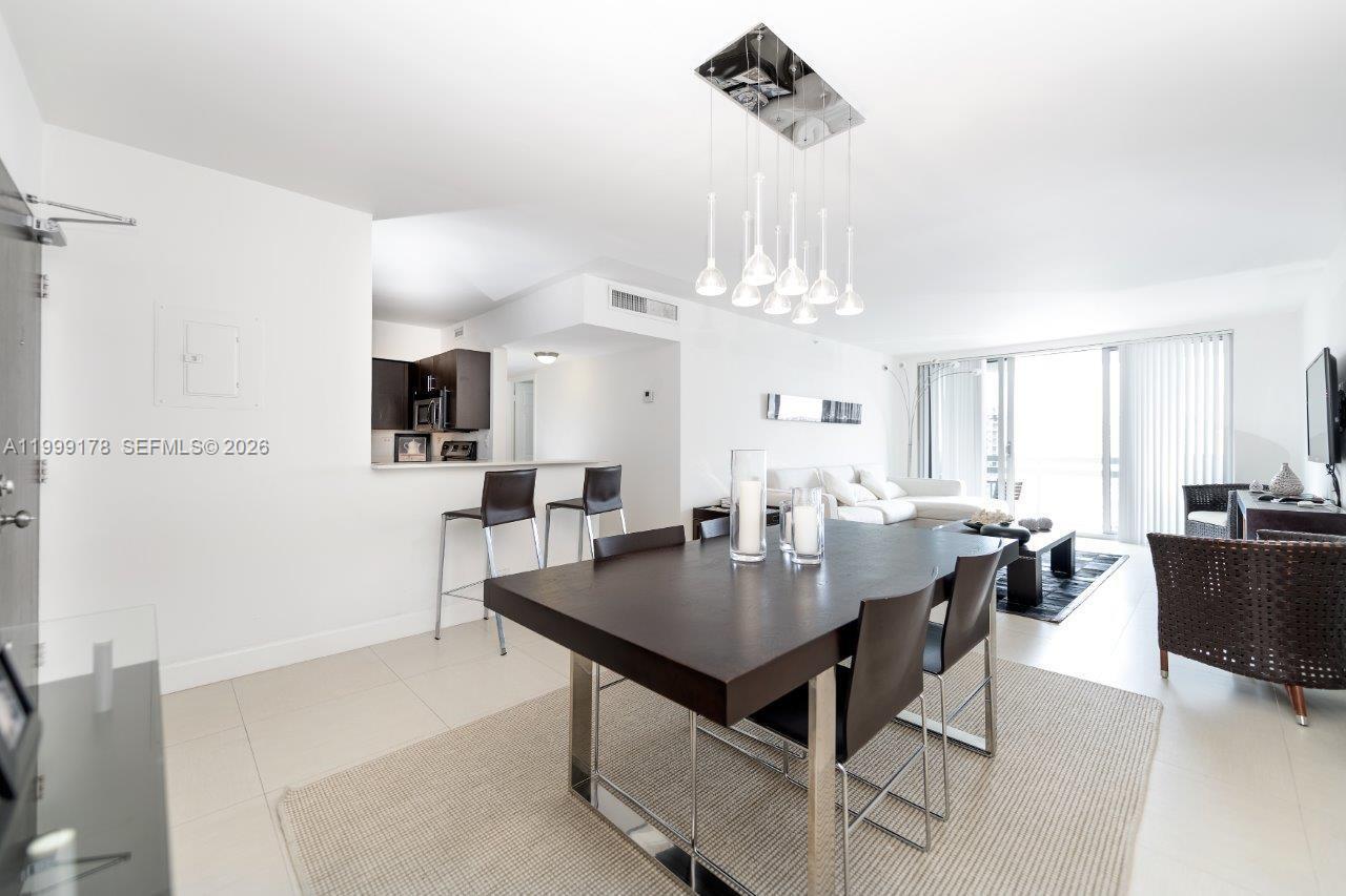 Building Photo - 1500 Bay Dr