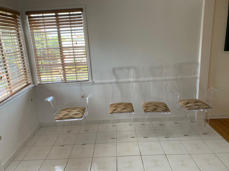 Building Photo - 253 5th Ave