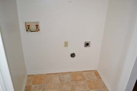 Building Photo - 9451 Olde Village Ct