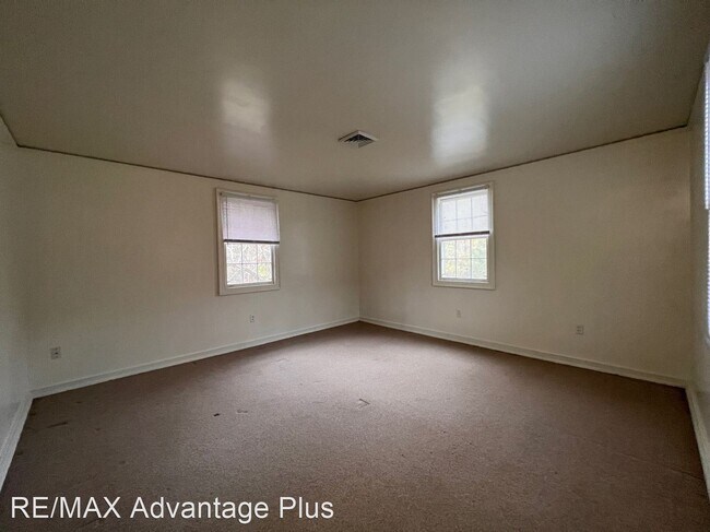 Building Photo - 3 br, 2.5 bath House - 2101 Peery Drive