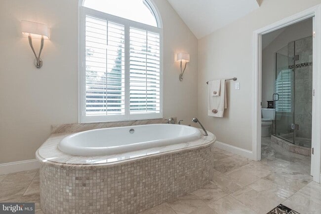 Building Photo - 5507 Thornbush Ct