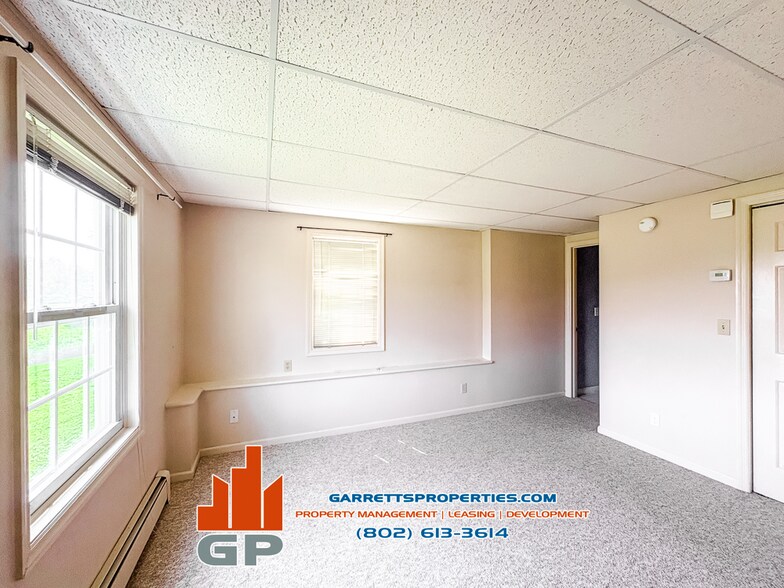 Building Photo - 243 Eastview Cir