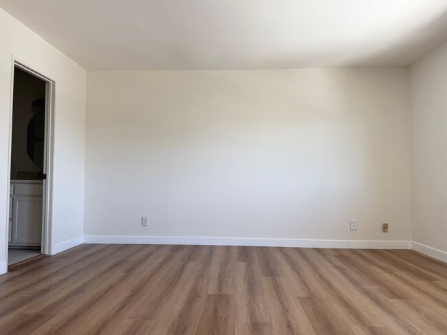 Building Photo - 110 Casuda Canyon Dr