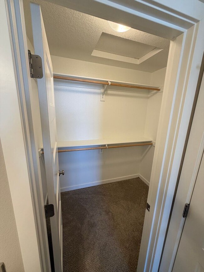 Building Photo - Newer Home in the Newberg Riverfront Development