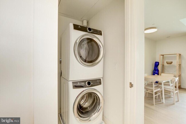 Building Photo - 2501 M St NW