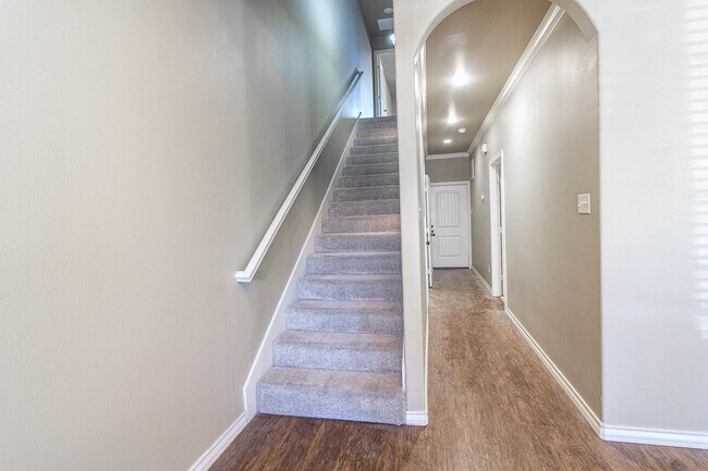 Building Photo - 4419 106th St