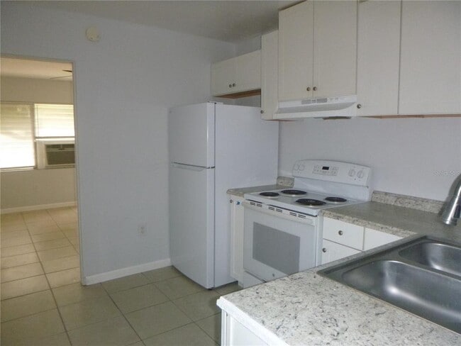 Building Photo - 550 Westover Pkwy