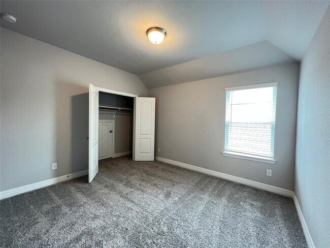 Building Photo - 3214 Aster Mdw Wy