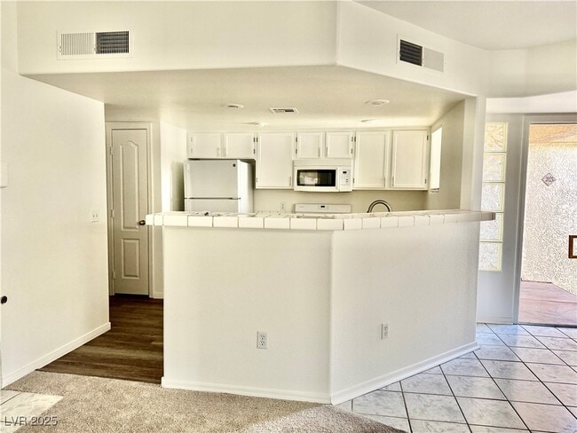 Building Photo - 7400 W Flamingo Rd