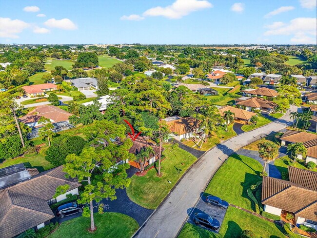 Building Photo - 435 Pine Villa Dr