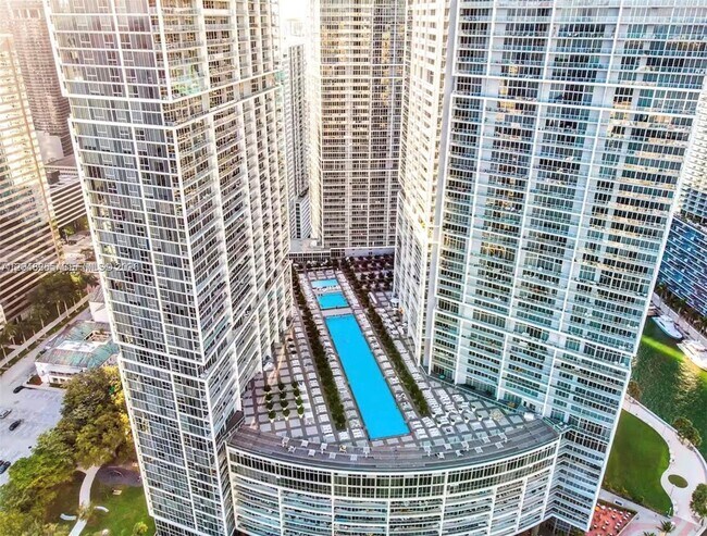 Building Photo - 485 Brickell Ave