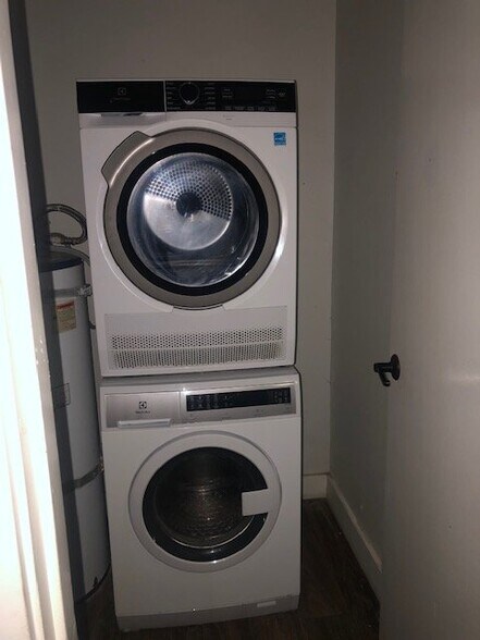 Building Photo - 13011 12th Ave SW