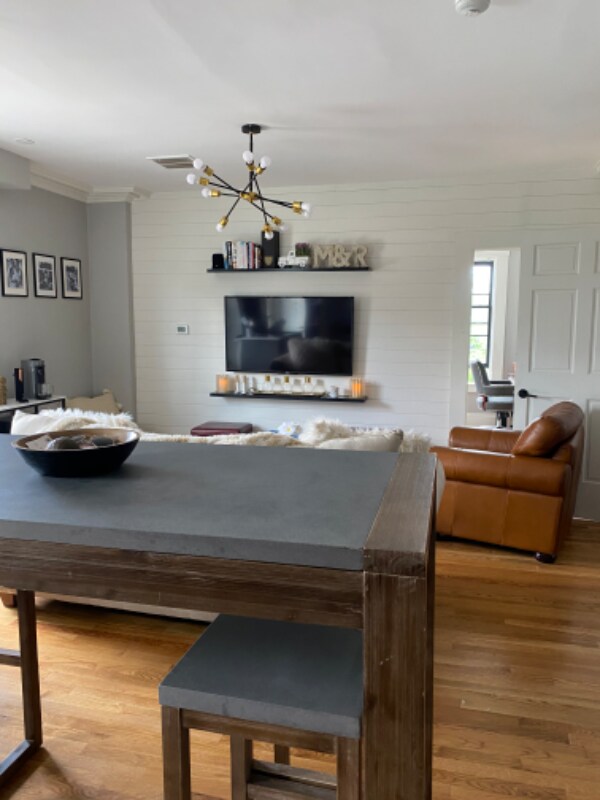 Building Photo - 185 Broadway