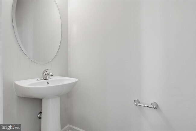 Building Photo - 5818 Imperial Dr