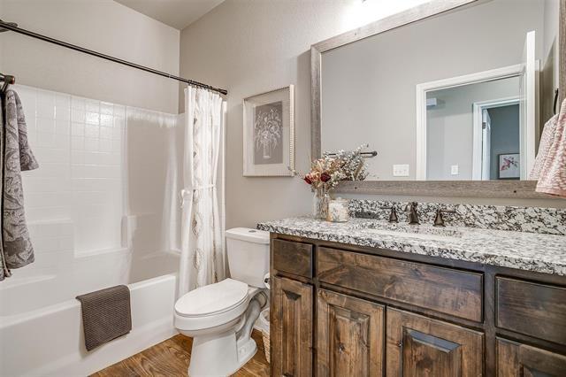 Building Photo - 2710 James