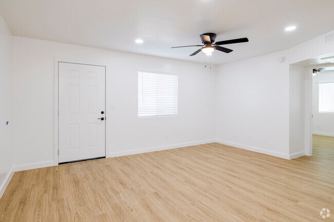 2BR, 1BA - 700SF - Living Room - Madison at North Mountain