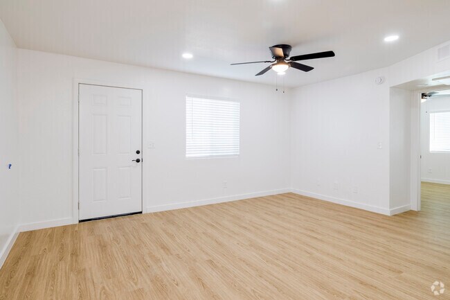 2BR, 1BA - 700SF - Living Room - Madison at North Mountains