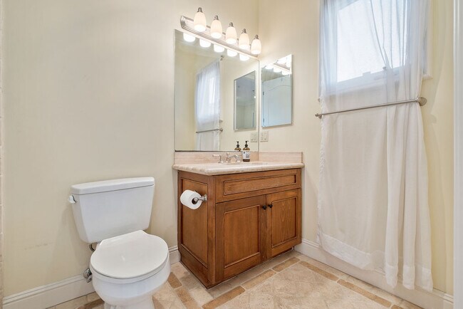 2nd bath - 108 S El Molino Ave