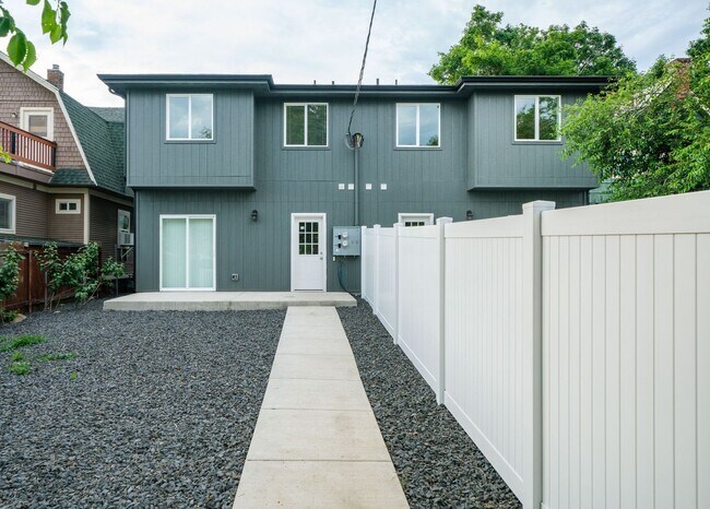 Building Photo - 1113 W Sinto Ave
