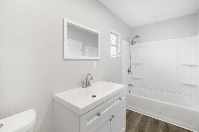 Building Photo - 1805 E Louisiana Ave