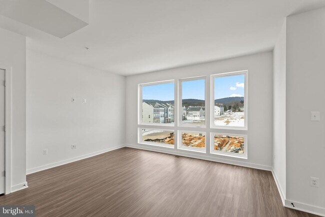 Building Photo - 714 Iron Frg Rd