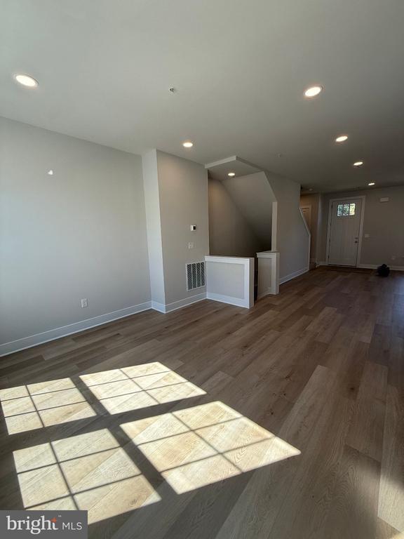 Building Photo - 4127 Ridgeview Ave