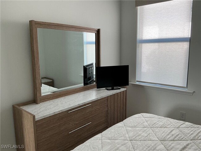 Building Photo - 24840 Marina Del Ray Dr