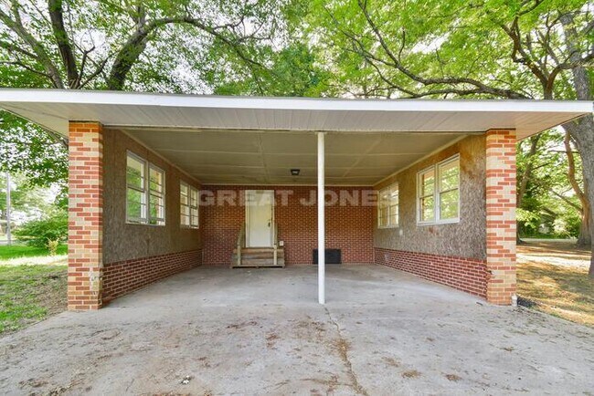 Building Photo - Charming 3 Bedroom in Williamston!