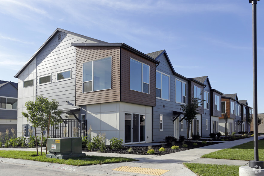 Building Photo - Hawthorne Townhomes