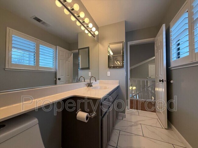 Building Photo - 428 Phoenix Ave