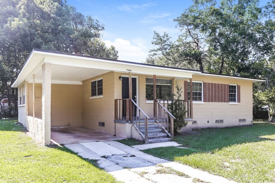 Building Photo - 7244 Rhode Island Dr E